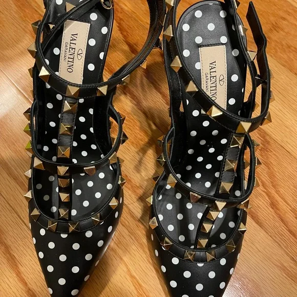 COPY - New 39 rock stud caged Valentino Shoes - Picture 6 of 7